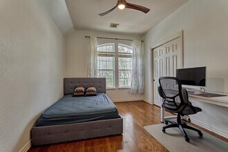 18 Wyckham Cir in The Woodlands, TX - Building Photo - Building Photo