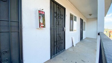 2143 Franklin Ave in San Diego, CA - Building Photo - Interior Photo