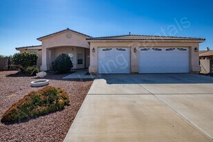 3924 E Snavely Plaza in Kingman, AZ - Building Photo