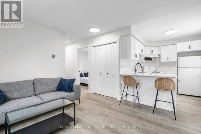 77 Lancaster St W in Kitchener, ON - Building Photo - Building Photo