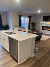 4521 SE Ember Ln in West Des Moines, IA - Building Photo - Building Photo