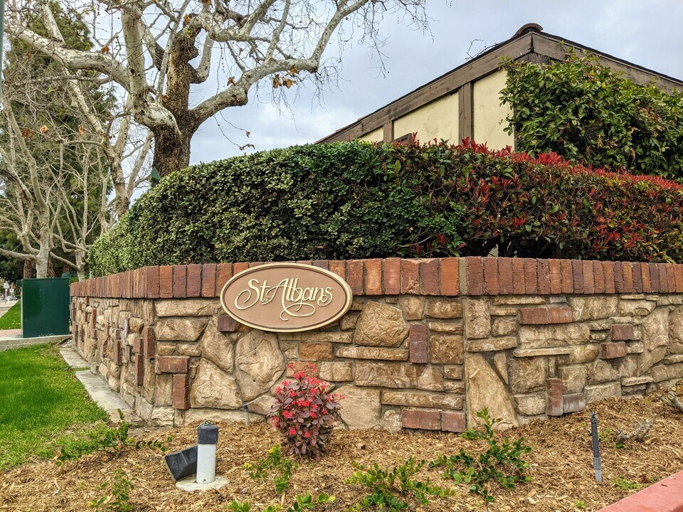 3673 S Bear St in Santa Ana, CA - Building Photo