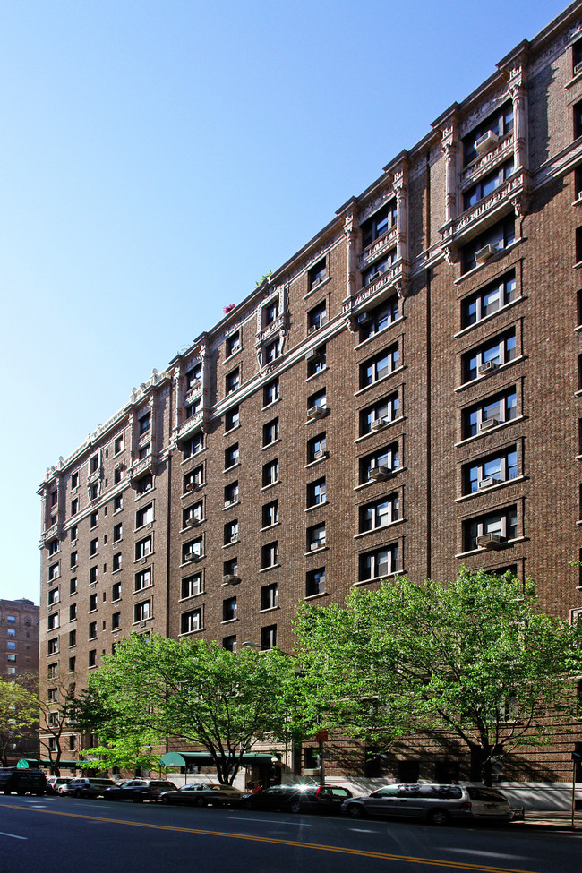 Royal Summit Apartments I in New York, NY - Building Photo - Building Photo