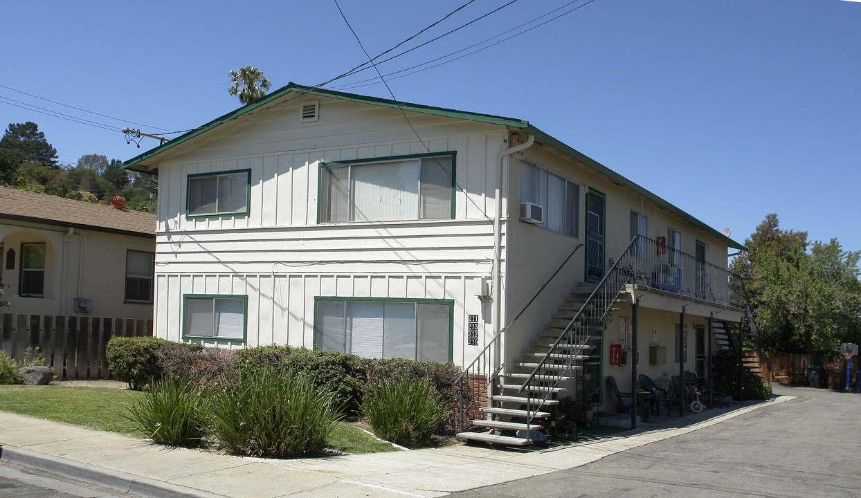 211 Buckley St in Martinez, CA - Foto de edificio