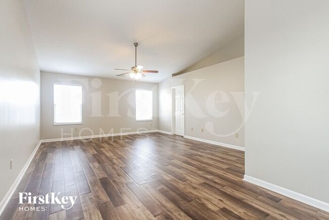 1237 Niagara Ln in Franklin, IN - Building Photo - Building Photo