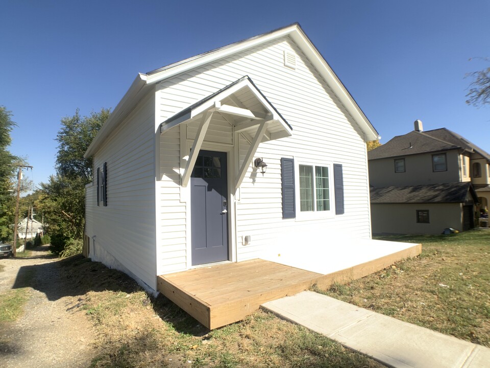 413 T St in Atchison, KS - Foto de edificio