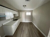 7810 Glass St photo'