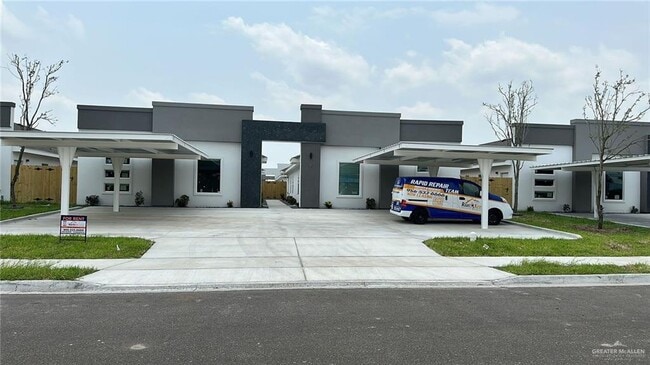 property at 10 Diamond W Ave