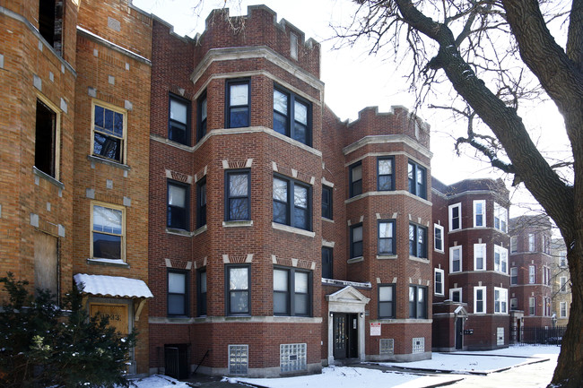 8235 S Maryland Ave in Chicago, IL - Building Photo - Building Photo