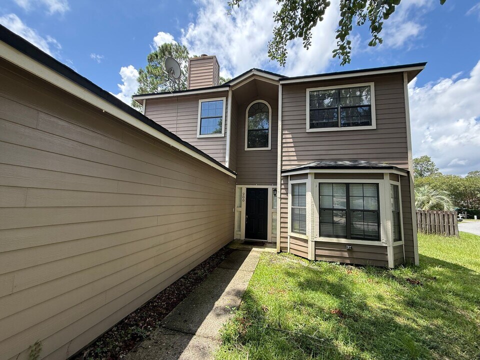 200 Millers Trace Dr in St. Marys, GA - Building Photo