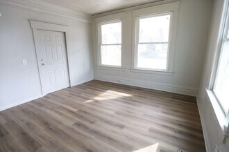 437 Eastern Ave SE in Grand Rapids, MI - Building Photo - Building Photo