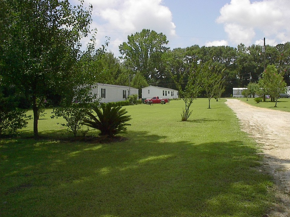 Mobile Home Park in Blountstown, FL - Building Photo