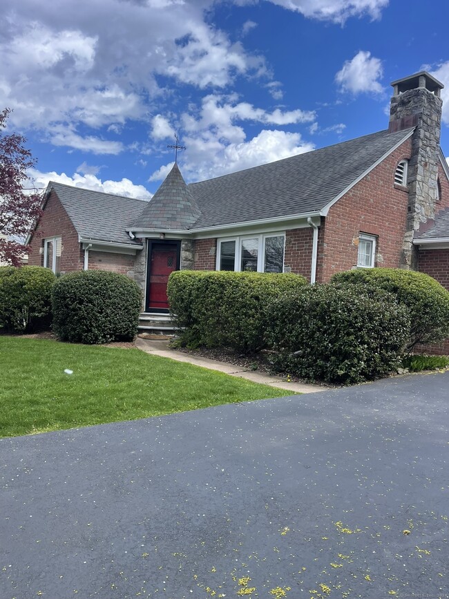 755 Stillson Rd in Fairfield, CT - Foto de edificio - Building Photo