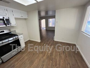 3928 W Meadow Ave in Visalia, CA - Foto de edificio - Building Photo