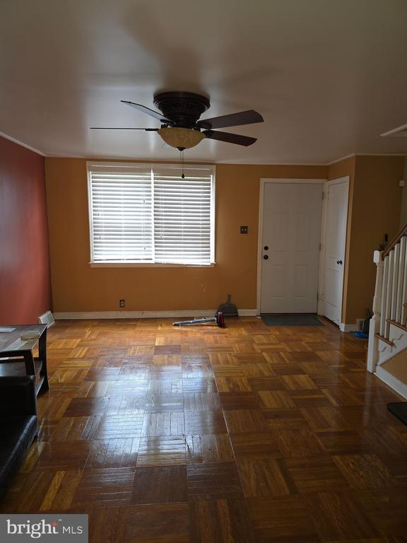 5905 N Front St in Philadelphia, PA - Building Photo - Building Photo