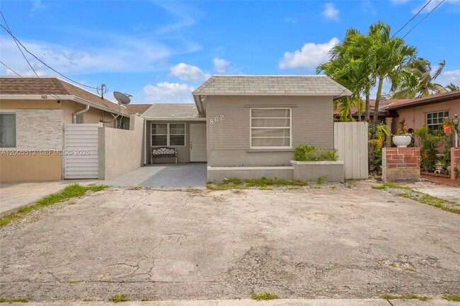 862 W 79th St in Hialeah, FL - Building Photo - Building Photo