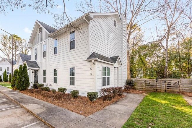 1513 Briar Creek Rd in Charlotte, NC - Building Photo - Building Photo