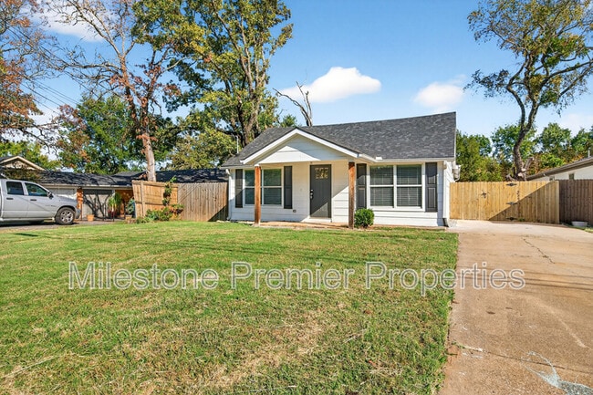 1803 W Hull St in Denison, TX - Building Photo - Building Photo