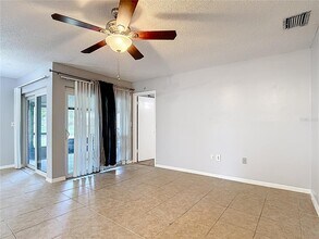 571 Hunter Cir in Kissimmee, FL - Building Photo - Building Photo
