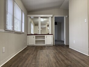 237 Laurel Ln in Florence, SC - Building Photo - Building Photo