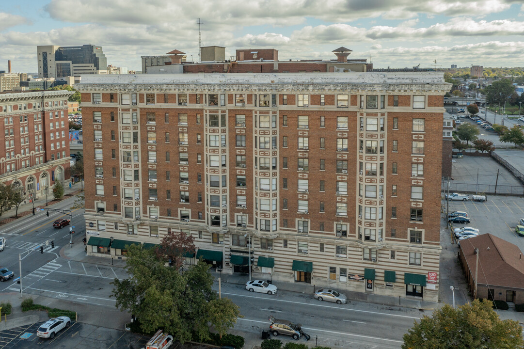 Weissinger-Gaulbert Apartments in Louisville, KY - Building Photo