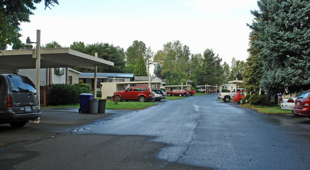 Hayden Island in Portland, OR - Building Photo