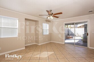 9360 Willow Meadow Ct in Las Vegas, NV - Foto de edificio - Building Photo