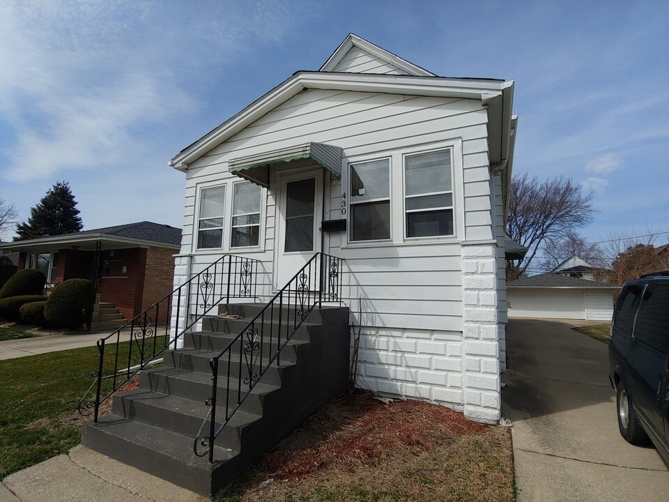430 156th St in Calumet City, IL - Building Photo
