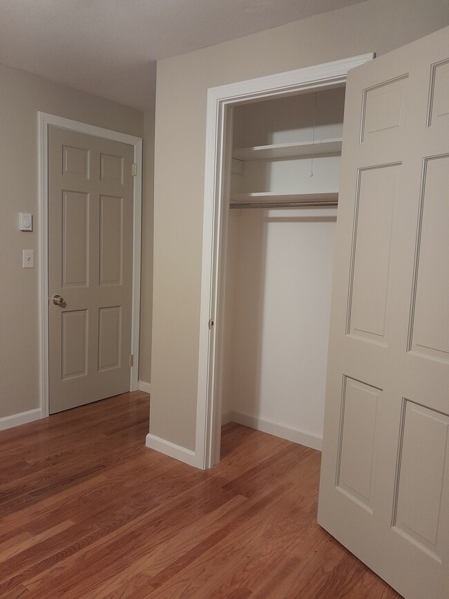 26 Queensbury Dr in Springfield, MA - Foto de edificio - Building Photo