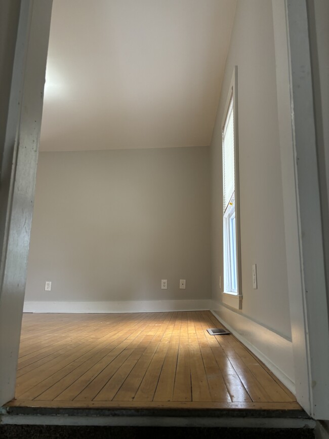16 1st St, Unit 16 0.5 First St in Glens Falls, NY - Building Photo - Building Photo