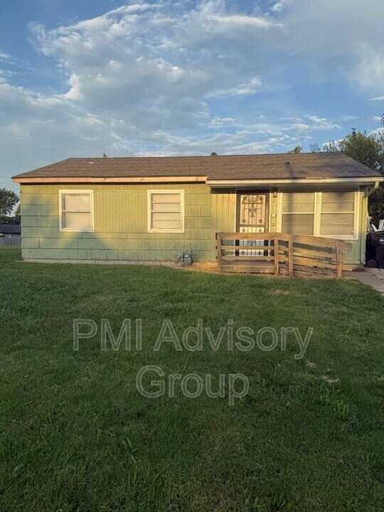 1837 SE Pennsylvania Ave in Topeka, KS - Building Photo