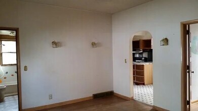 313 Pullen Ave in Oakland, IA - Building Photo - Building Photo