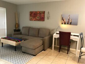 9775 Pine Lake Dr in Houston, TX - Building Photo