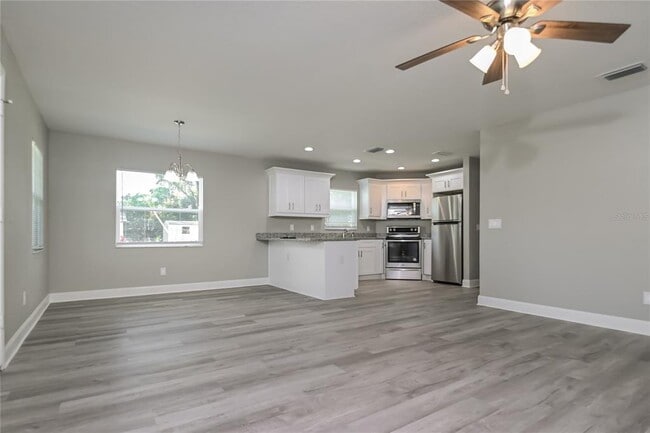 917 E Laura St in Plant City, FL - Building Photo - Building Photo
