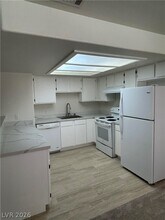 6560 Wilma Ave in Las Vegas, NV - Building Photo - Building Photo