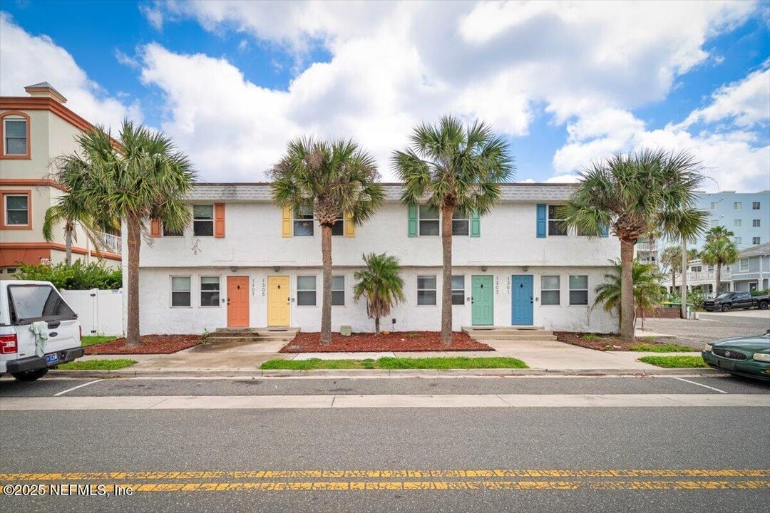 1301 2nd St N in Jacksonville Beach, FL - Building Photo