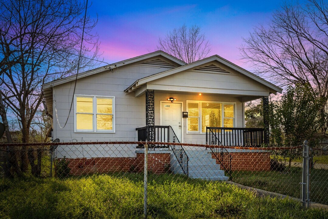 1402 Bragg St in Montgomery, AL - Building Photo