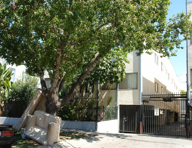 522-528 N Alexandria Ave in Los Angeles, CA - Foto de edificio - Building Photo