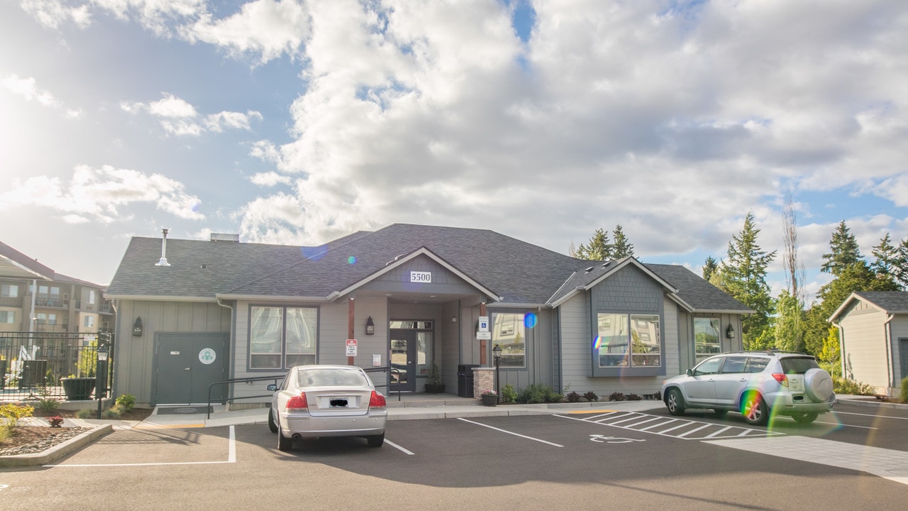 Keizer Station Apartments in Keizer, OR - Building Photo