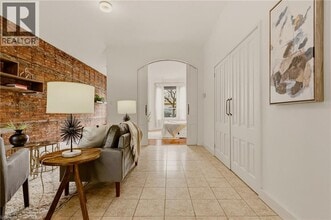 163 Victoria Ave N in Hamilton, ON - Building Photo - Building Photo