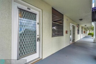 1713 Whitehall Dr in Davie, FL - Building Photo - Building Photo