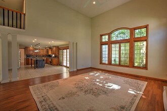 1003 James Ct in Forsyth, IL - Foto de edificio - Building Photo