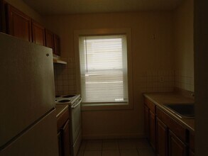 327 Augur St in Hamden, CT - Building Photo - Building Photo
