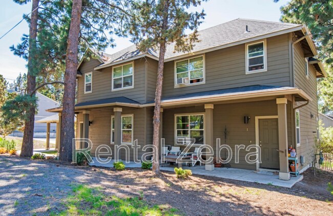 5 SW Roosevelt Ave in Bend, OR - Foto de edificio - Building Photo