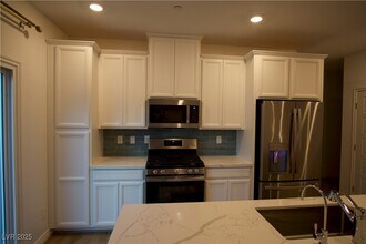 7342 N Decatur Blvd in Las Vegas, NV - Building Photo - Building Photo