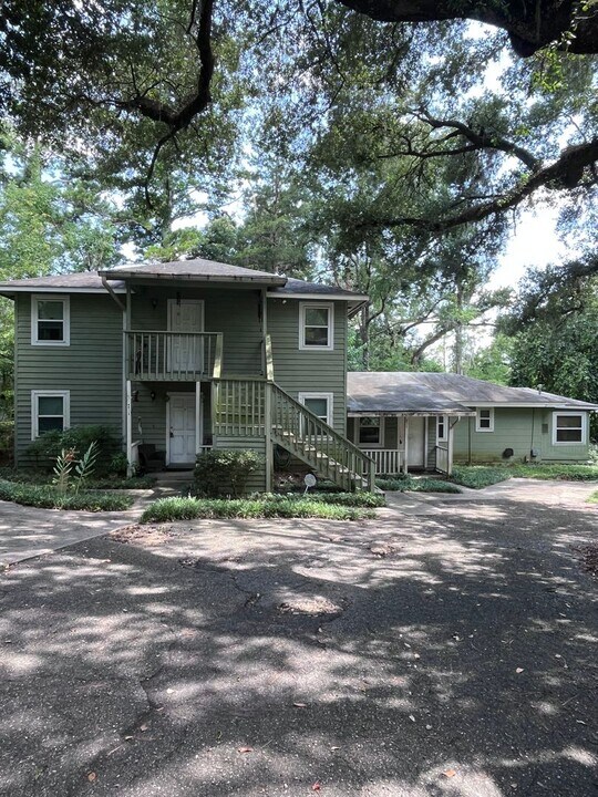 2311 Old St Augustine Rd in Tallahassee, FL - Building Photo