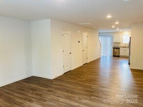 107 Villa Ln in Lincolnton, NC - Building Photo - Building Photo