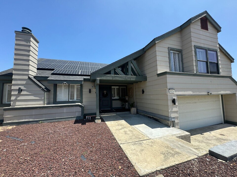 9834 Ivy St in Spring Valley, CA - Building Photo