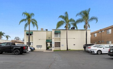 Rockford Gardens in El Cajon, CA - Building Photo - Building Photo