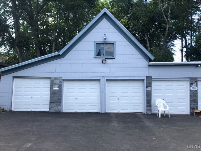 510 St Anthony St in Utica, NY - Building Photo - Building Photo